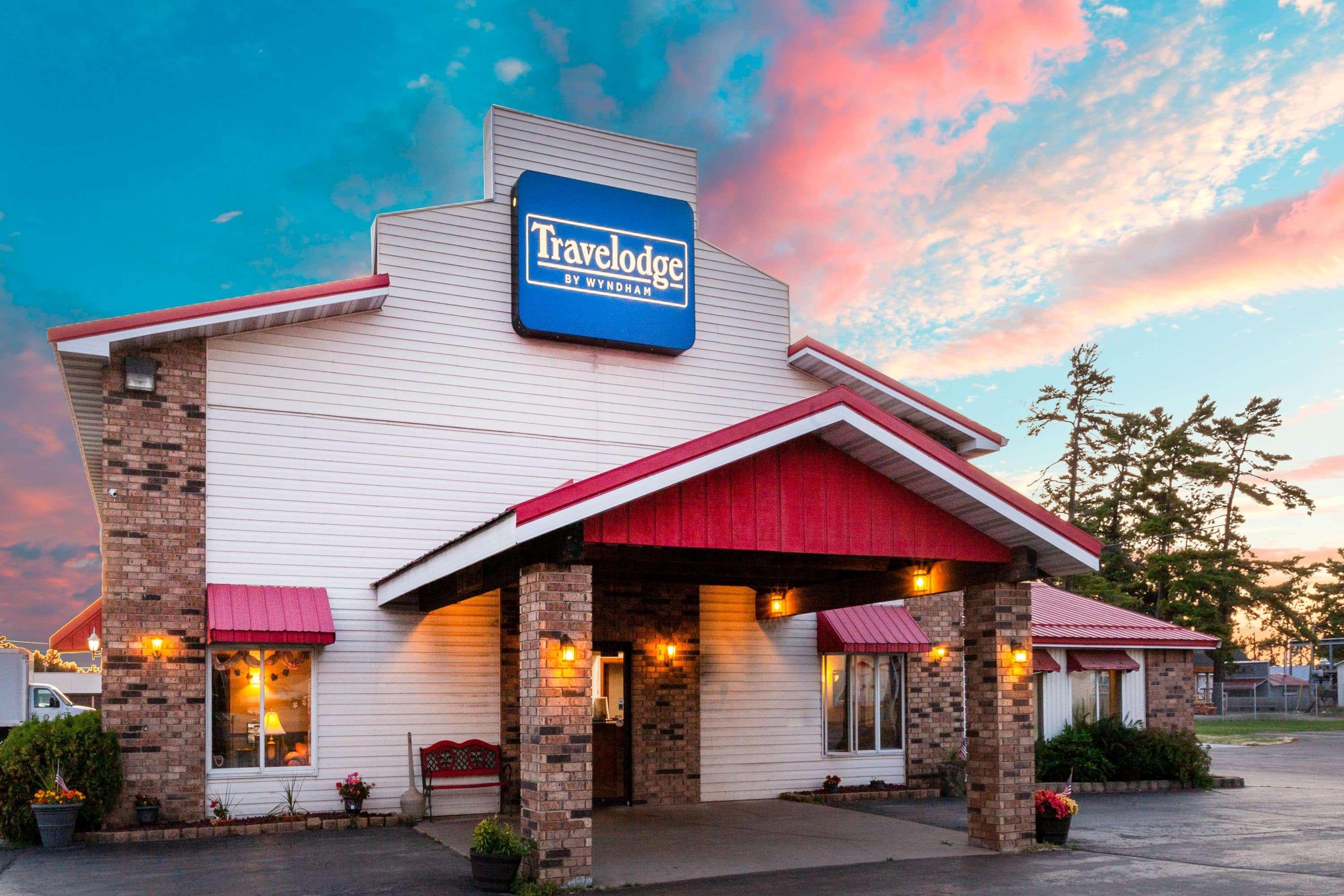 Travelodge By Wyndham Escanaba Exterior photo
