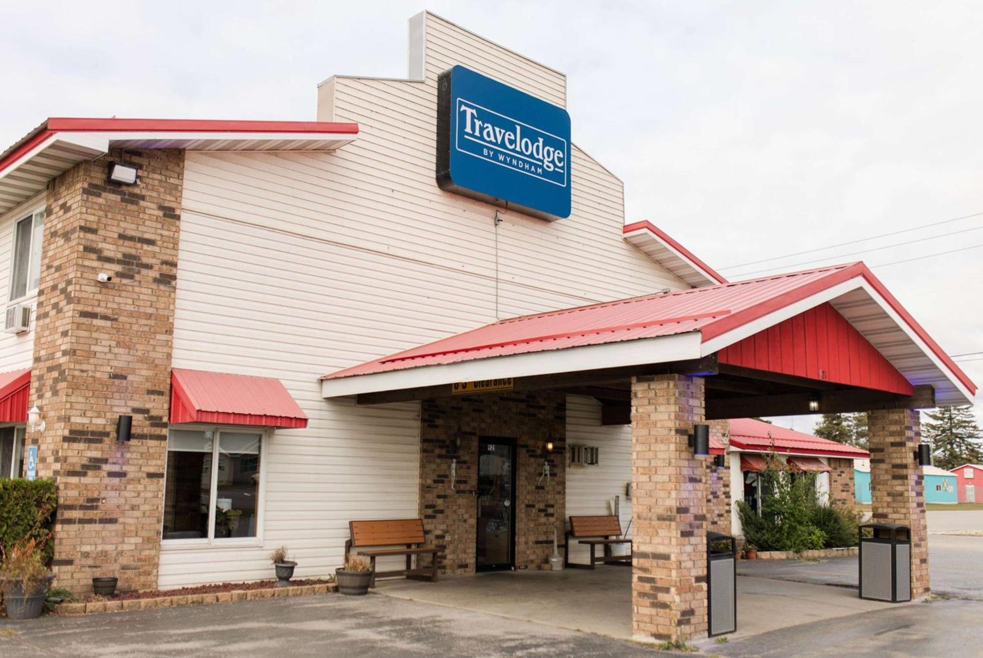 Travelodge By Wyndham Escanaba Exterior photo