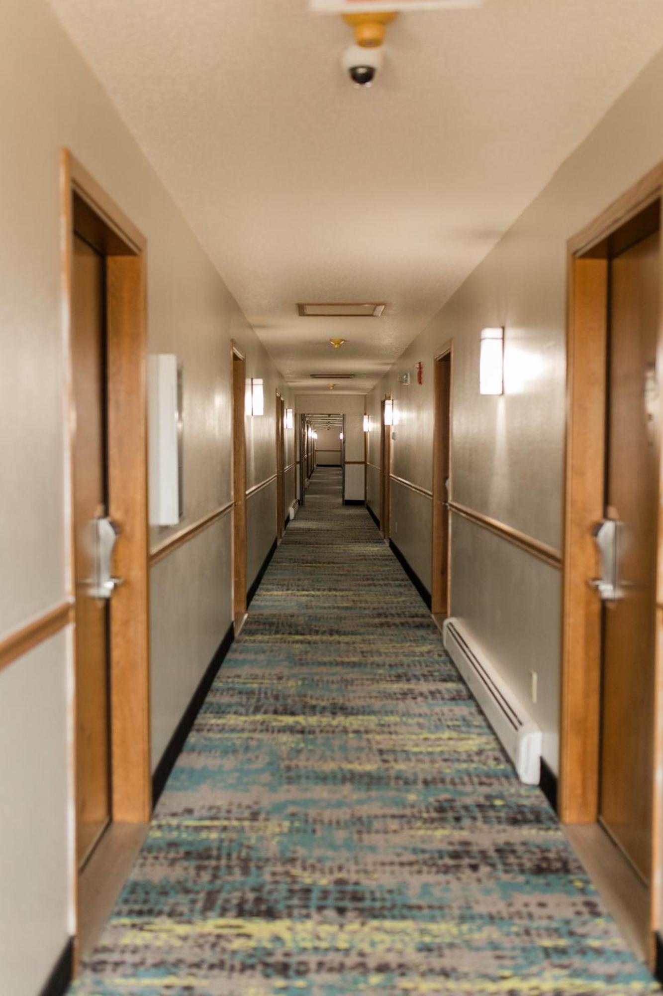 Travelodge By Wyndham Escanaba Exterior photo
