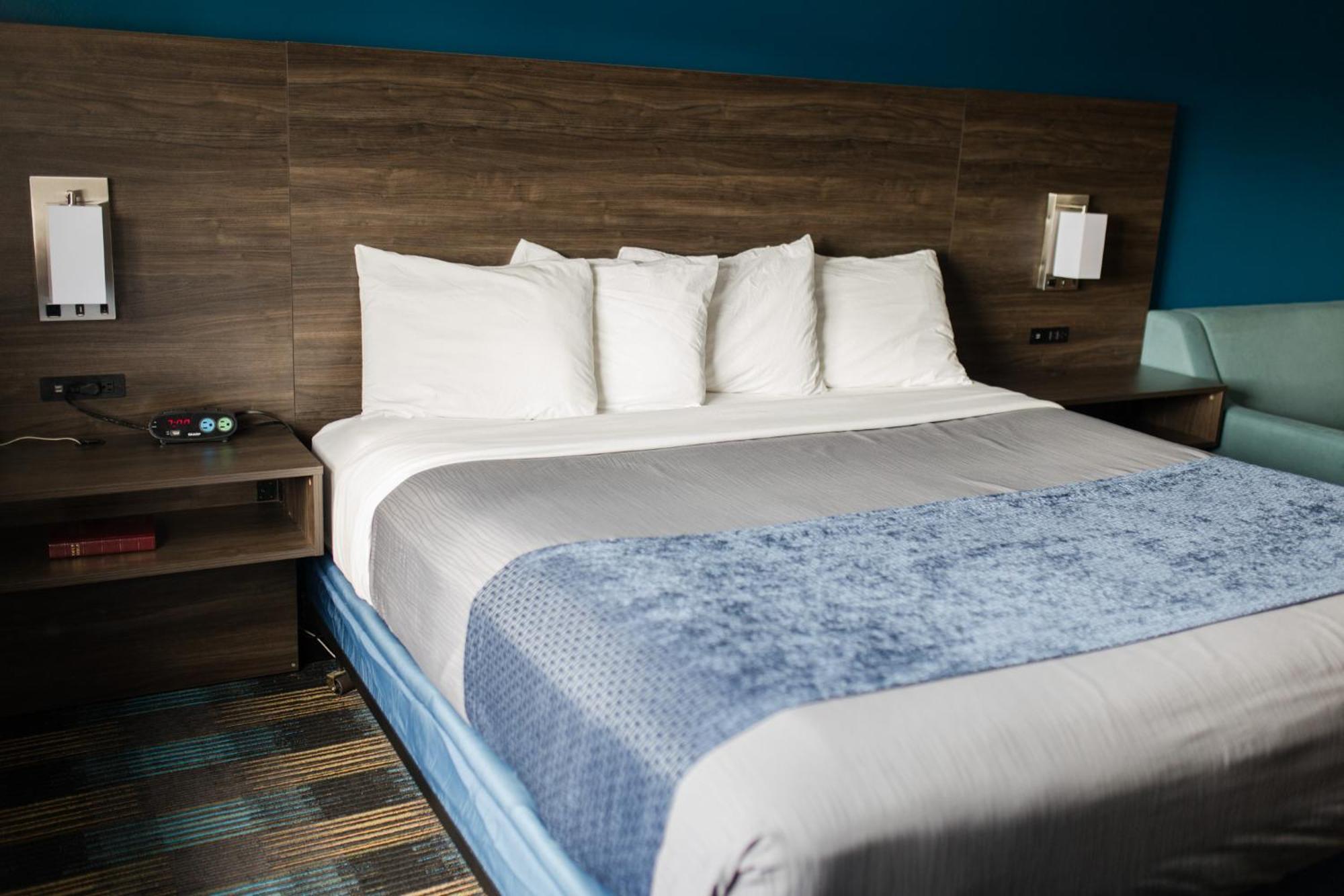 Travelodge By Wyndham Escanaba Exterior photo